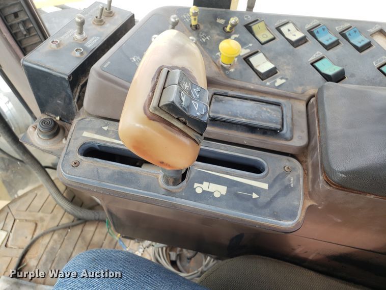 image for item DG7541 1993 Ag-Chem RoGator 664 sprayer