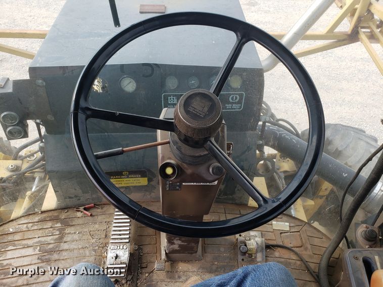 image for item DG7541 1993 Ag-Chem RoGator 664 sprayer