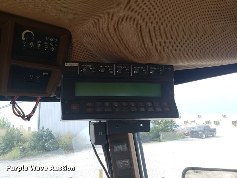 image for item DG7541 1993 Ag-Chem RoGator 664 sprayer