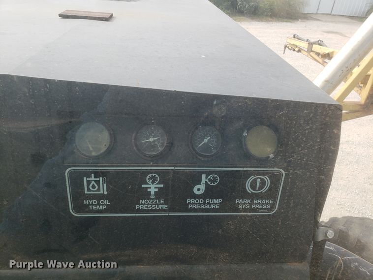 image for item DG7541 1993 Ag-Chem RoGator 664 sprayer