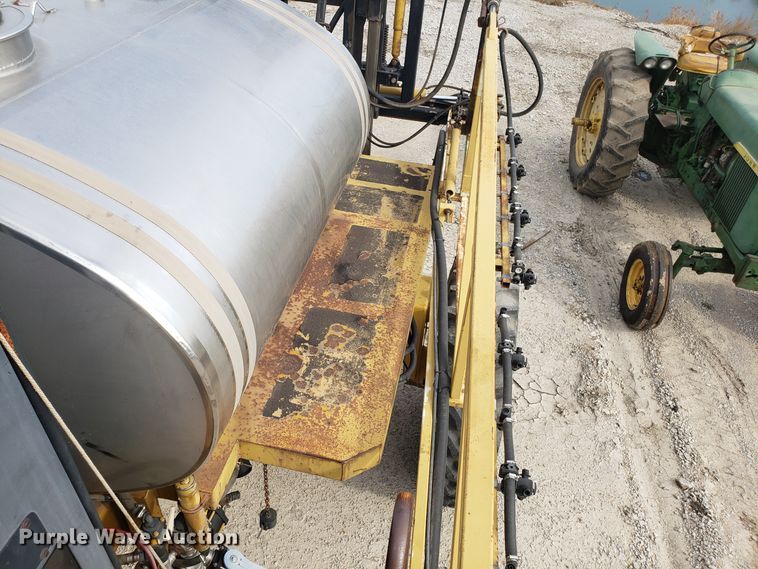 image for item DG7541 1993 Ag-Chem RoGator 664 sprayer