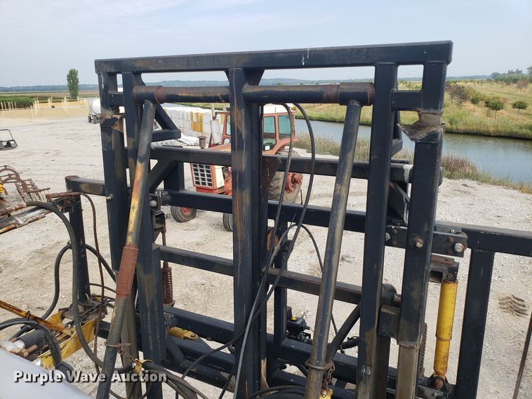 image for item DG7541 1993 Ag-Chem RoGator 664 sprayer