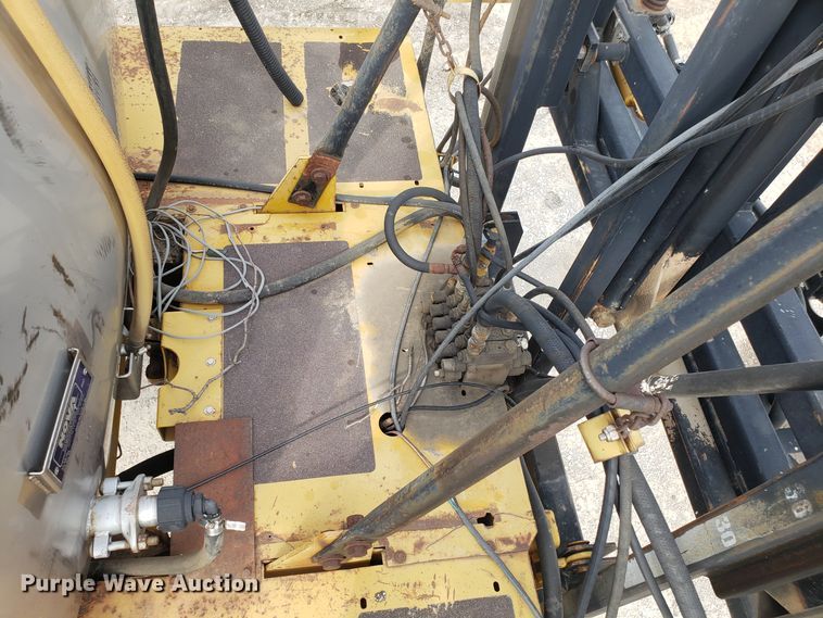 image for item DG7541 1993 Ag-Chem RoGator 664 sprayer