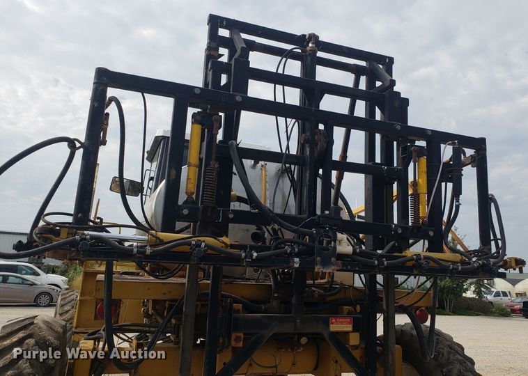 image for item DG7541 1993 Ag-Chem RoGator 664 sprayer