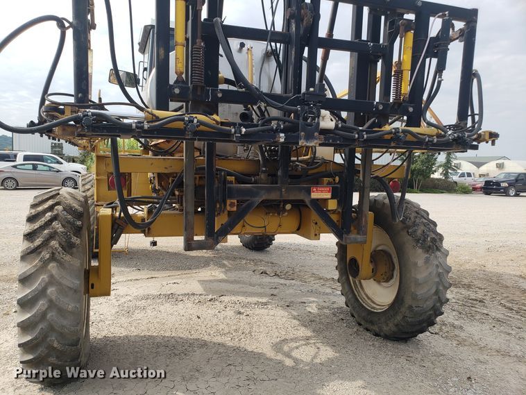 image for item DG7541 1993 Ag-Chem RoGator 664 sprayer