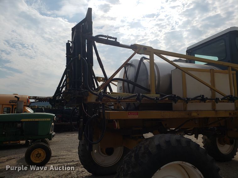 image for item DG7541 1993 Ag-Chem RoGator 664 sprayer