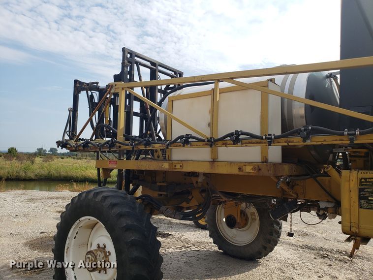 image for item DG7541 1993 Ag-Chem RoGator 664 sprayer