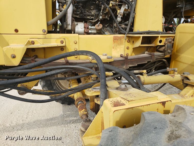 image for item DG7541 1993 Ag-Chem RoGator 664 sprayer