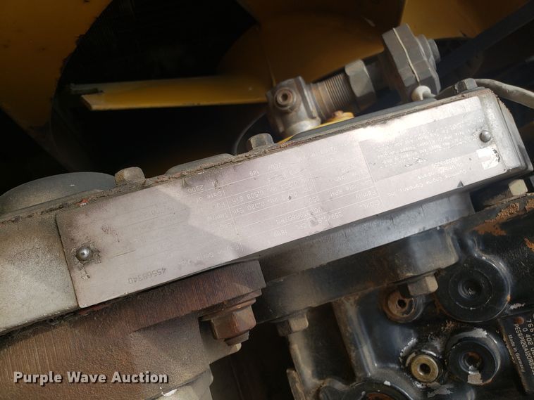 image for item DG7541 1993 Ag-Chem RoGator 664 sprayer