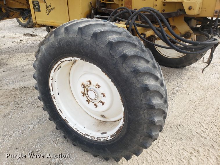 image for item DG7541 1993 Ag-Chem RoGator 664 sprayer