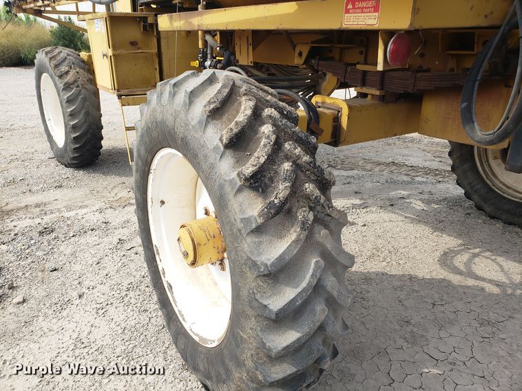 image for item DG7541 1993 Ag-Chem RoGator 664 sprayer
