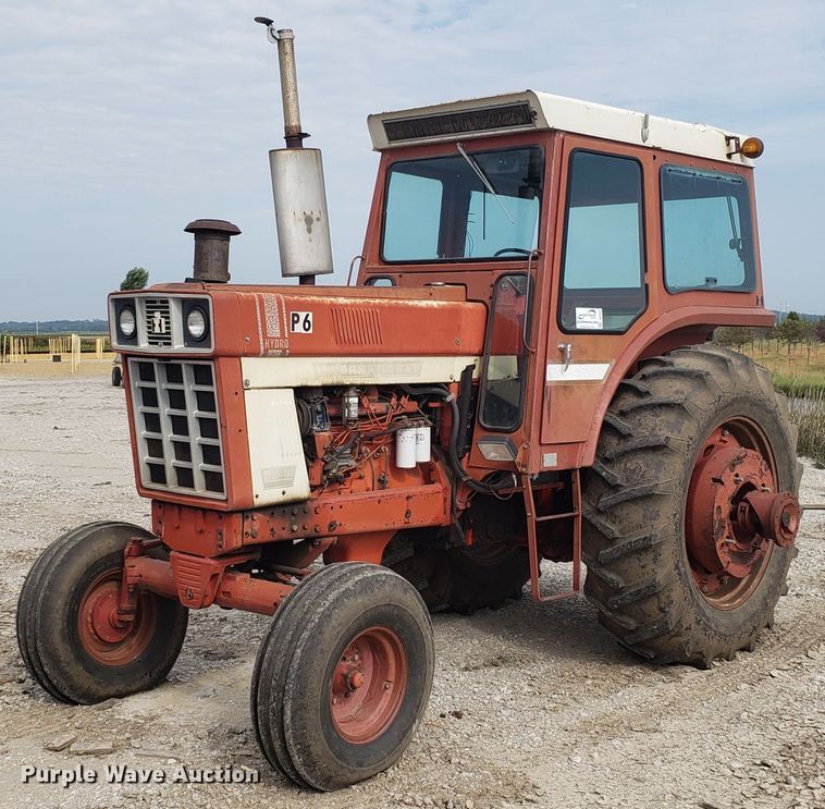 image for item DG7542 International 100 Hydro tractor