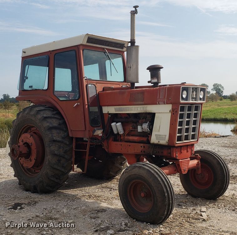 image for item DG7542 International 100 Hydro tractor