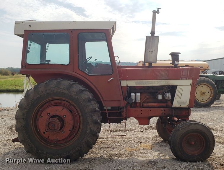 image for item DG7542 International 100 Hydro tractor