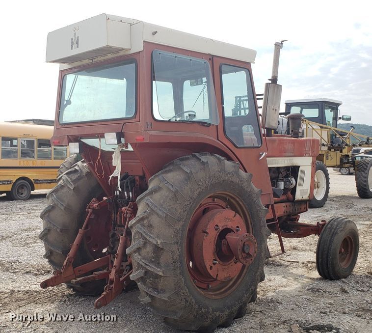 image for item DG7542 International 100 Hydro tractor