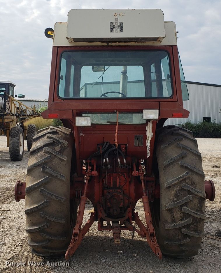 image for item DG7542 International 100 Hydro tractor