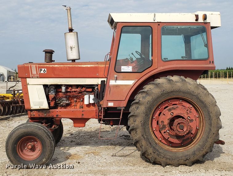 image for item DG7542 International 100 Hydro tractor