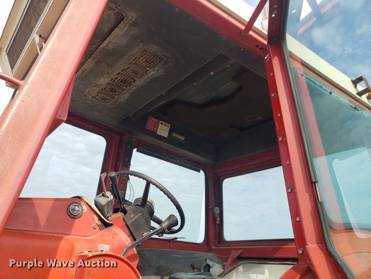 image for item DG7542 International 100 Hydro tractor