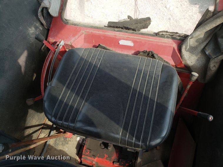 image for item DG7542 International 100 Hydro tractor