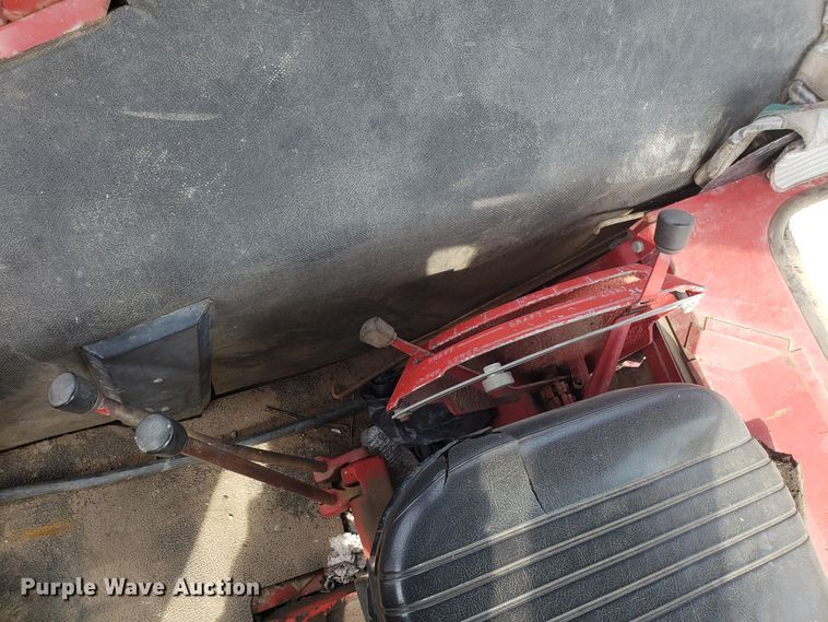 image for item DG7542 International 100 Hydro tractor