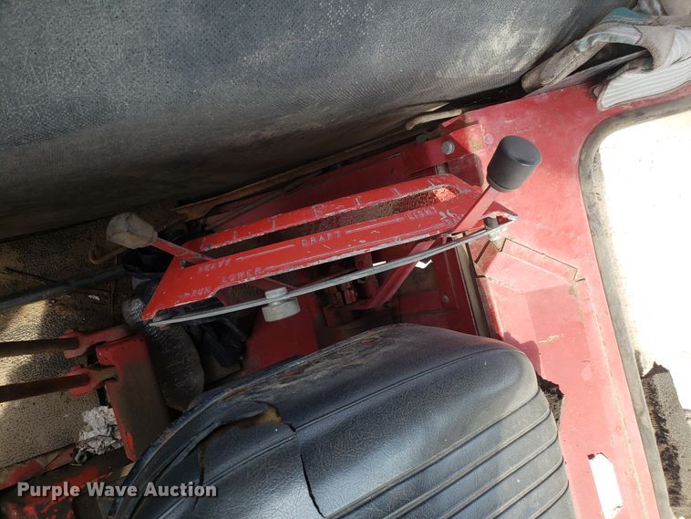 image for item DG7542 International 100 Hydro tractor