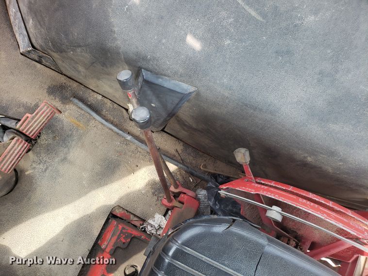 image for item DG7542 International 100 Hydro tractor