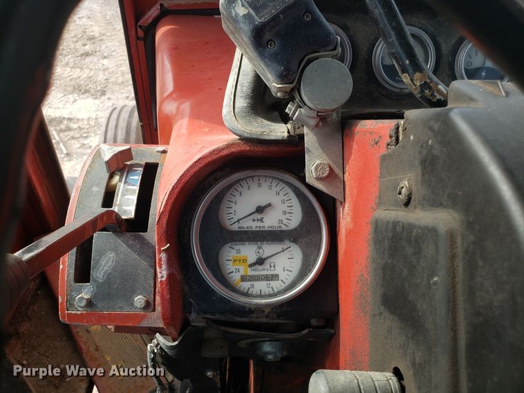 image for item DG7542 International 100 Hydro tractor