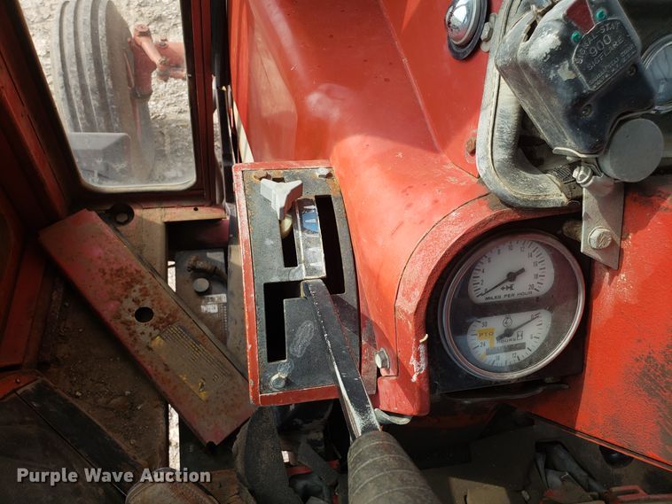 image for item DG7542 International 100 Hydro tractor