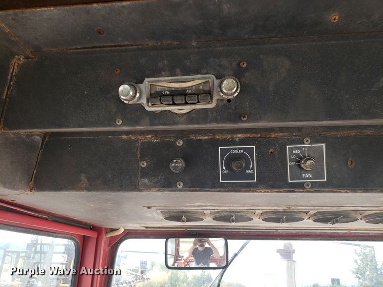 image for item DG7542 International 100 Hydro tractor