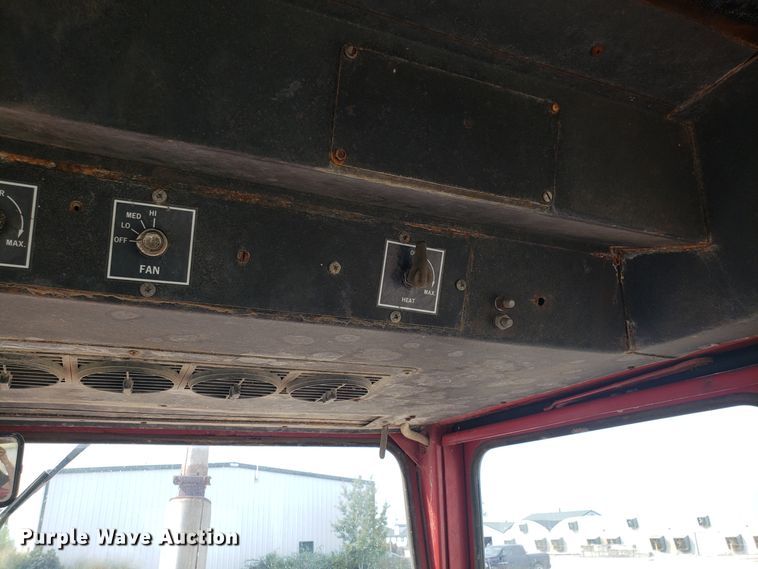 image for item DG7542 International 100 Hydro tractor