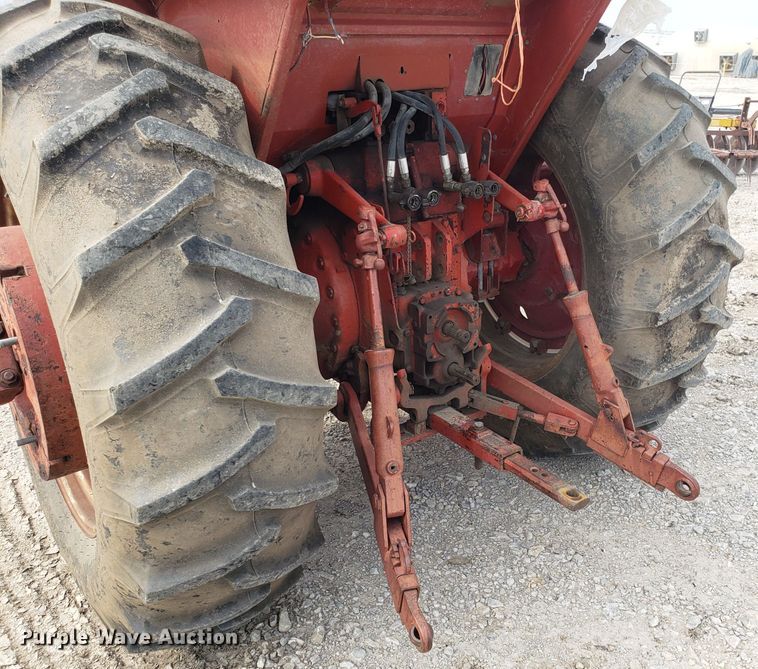 image for item DG7542 International 100 Hydro tractor