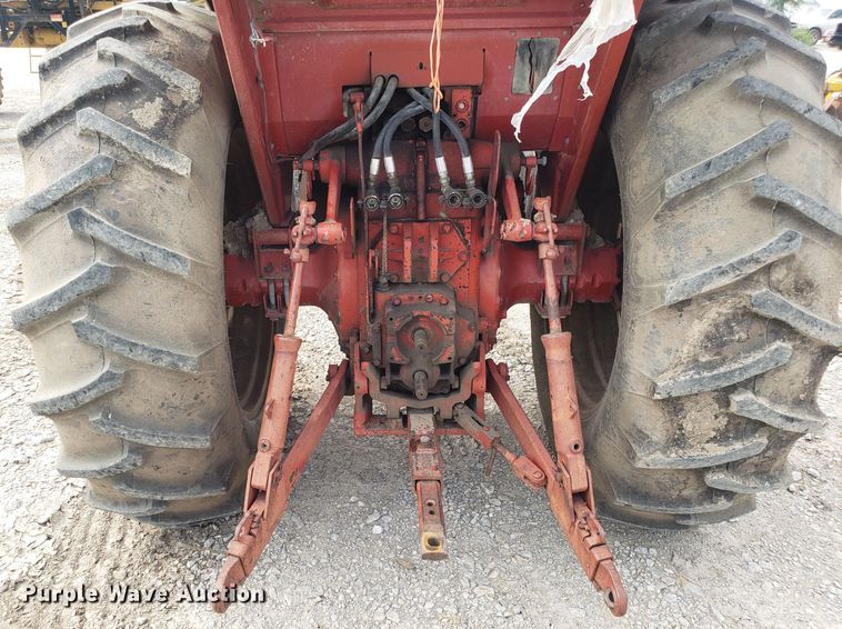 image for item DG7542 International 100 Hydro tractor