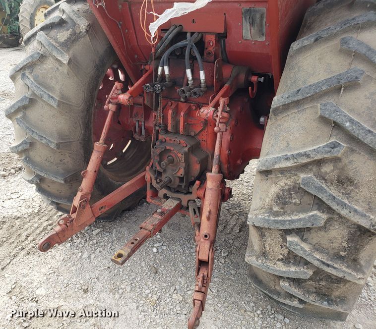 image for item DG7542 International 100 Hydro tractor