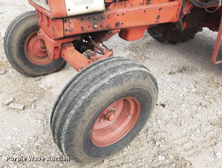 image for item DG7542 International 100 Hydro tractor