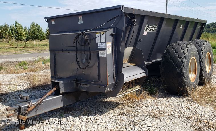 image for item DG7557 Knight 8040 ProTwin Slinger manure spreader