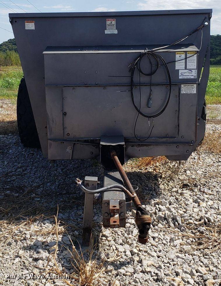 image for item DG7557 Knight 8040 ProTwin Slinger manure spreader