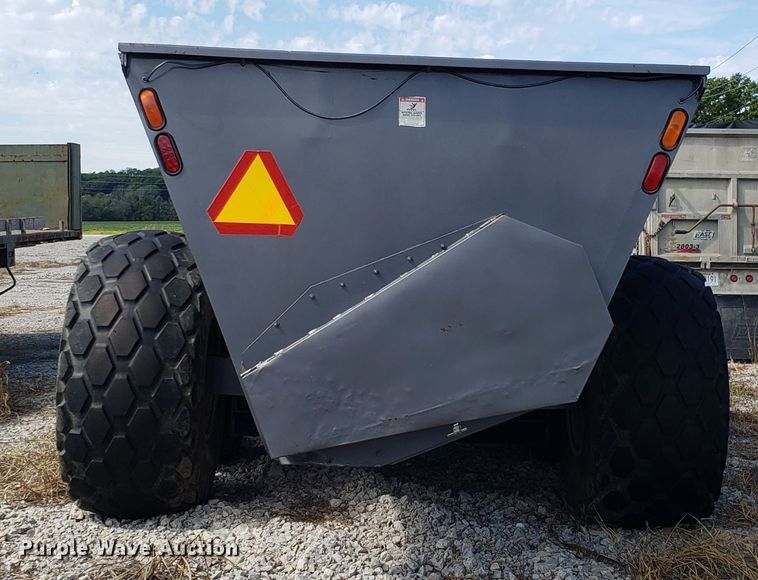 image for item DG7557 Knight 8040 ProTwin Slinger manure spreader