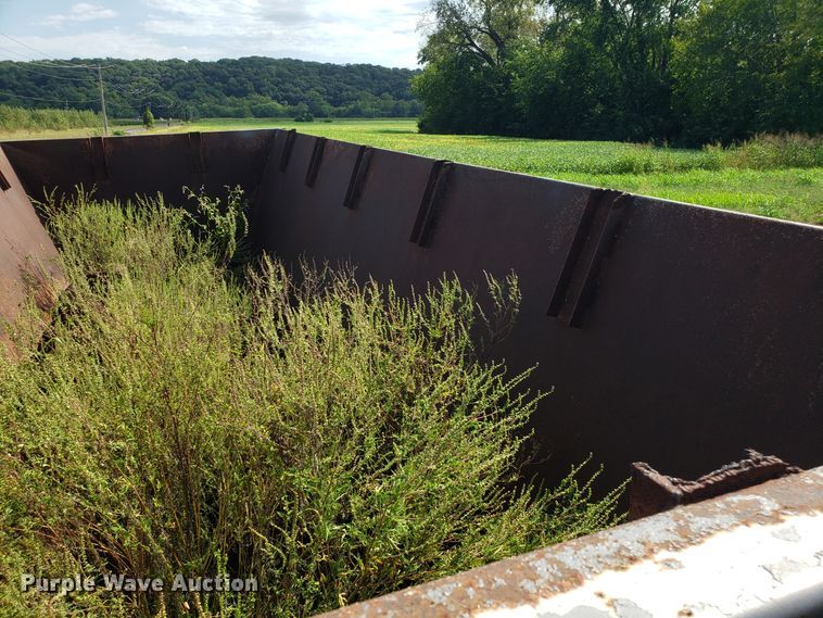 image for item DG7557 Knight 8040 ProTwin Slinger manure spreader