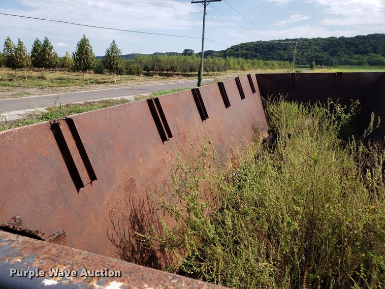 image for item DG7557 Knight 8040 ProTwin Slinger manure spreader