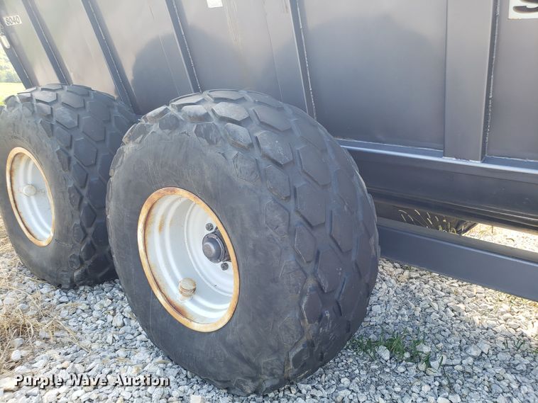 image for item DG7557 Knight 8040 ProTwin Slinger manure spreader