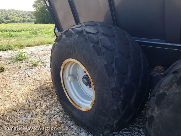 image for item DG7557 Knight 8040 ProTwin Slinger manure spreader