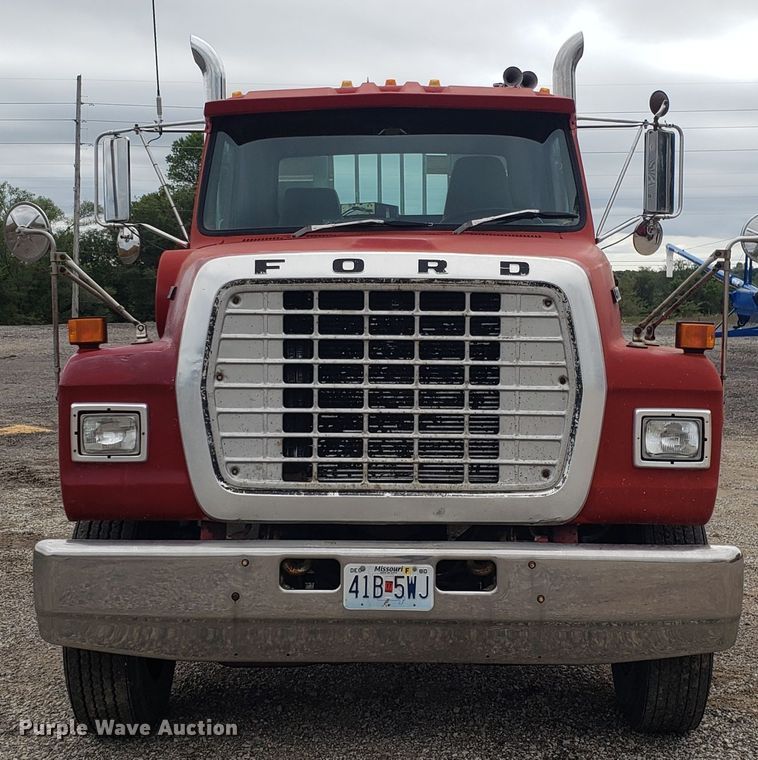 image for item DG7575 1993 Ford L9000 semi truck