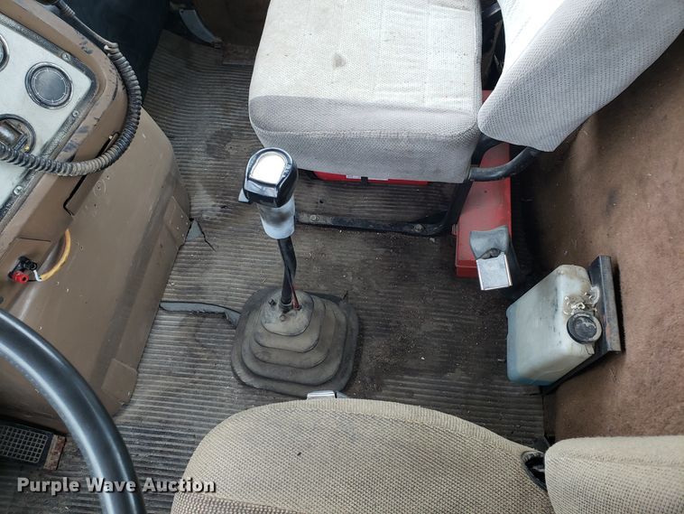 image for item DG7575 1993 Ford L9000 semi truck