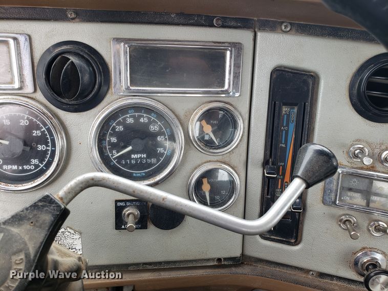 image for item DG7575 1993 Ford L9000 semi truck