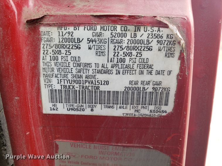 image for item DG7575 1993 Ford L9000 semi truck