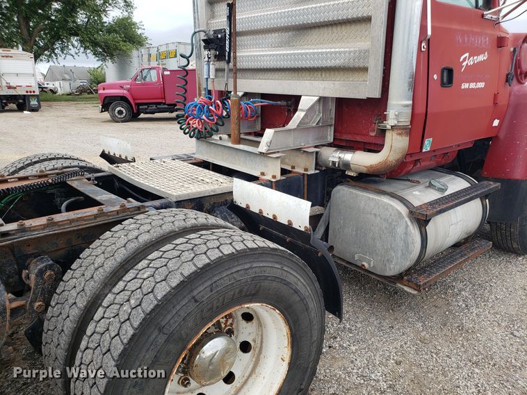 image for item DG7575 1993 Ford L9000 semi truck