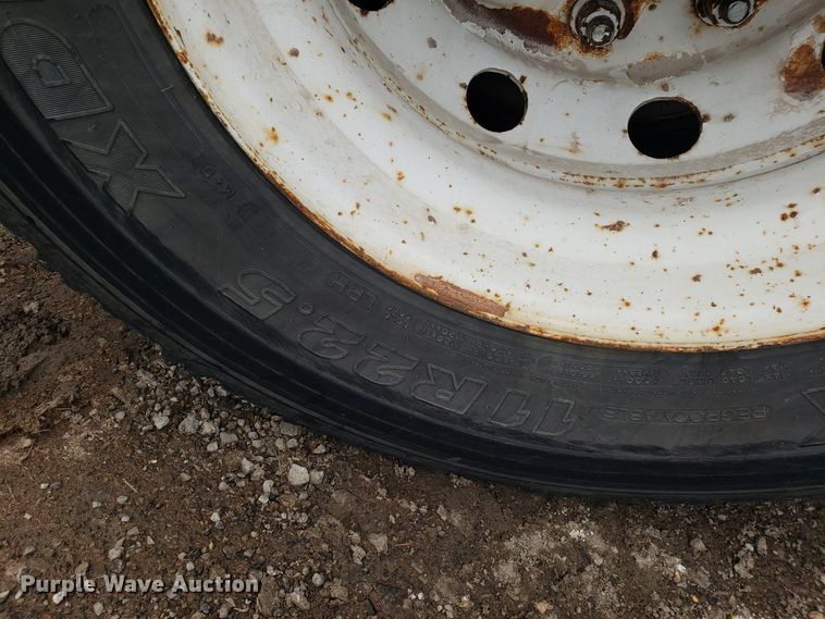 image for item DG7575 1993 Ford L9000 semi truck