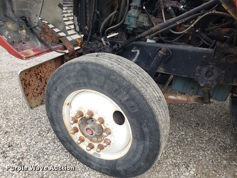 image for item DG7575 1993 Ford L9000 semi truck