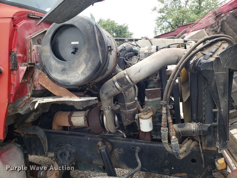 image for item DG7575 1993 Ford L9000 semi truck