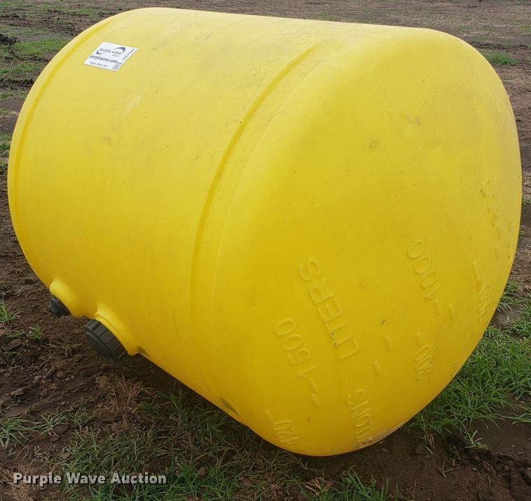 Poly tank in Pleasant Hill, MO | Item DG7584 sold | Purple Wave